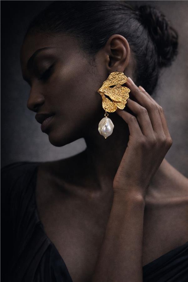 Bianca Asimetrik İnci Gold Yaprak Küpe